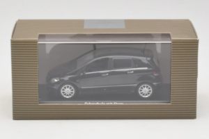 Mercedes B-Class W245 Autoskola Melns Minichamps 1:43 MB005 Metāls — attēls 4 no 4