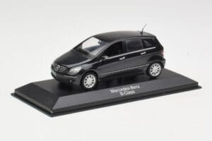 Mercedes B-Class W245 Cosmos Black Minichamps 1:43 B66962218 Metāls — attēls 2 no 4