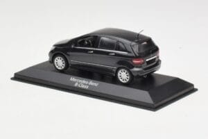 Mercedes B-Class W245 Cosmos Black Minichamps 1:43 B66962218 Metāls — attēls 3 no 4