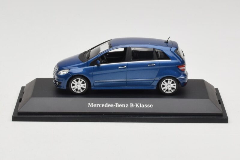 Mercedes B-Class W245 Lotus Blue Metallic Minichamps 1:43 Mercedes B-Class W245 Lotus Blue Metallic Minichamps 1:43 B66962407 Metāls