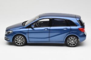Mercedes B-Class W246 Lotus Zils Metaliks Norev 1:18 B66961410 Metāls — attēls 4 no 8
