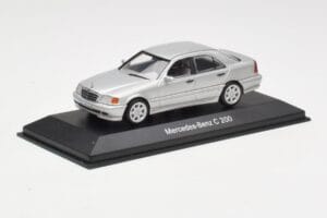 Mercedes C 200 W202 Iridium Silver Minichamps 1:43 B66040488 Metāls — attēls 2 no 4