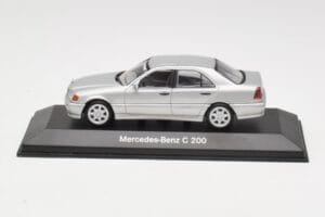 Mercedes C 200 W202 Iridium Silver Minichamps 1:43 B66040488 Metāls