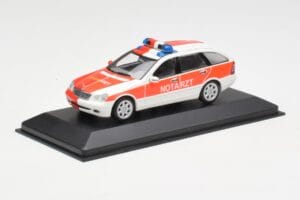 Mercedes C-Class S203 Notarzt Minichamps 1:43 430030190 Metāls — attēls 2 no 4