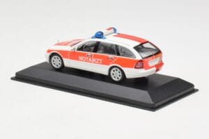 Mercedes C-Class S203 Notarzt Minichamps 1:43 430030190 Metāls — attēls 3 no 4