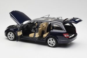 Mercedes C-Class S204 T-Modell Tanzanite Zils AUTOart 1:18 B66962352 Metāls — attēls 5 no 8