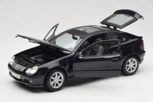 Mercedes C-Class Sports Coupe CL203 Zils Maisto 1:18 B66962124 Metāls — attēls 2 no 8