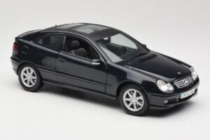 Mercedes C-Class Sports Coupe CL203 Zils Maisto 1:18 B66962124 Metāls — attēls 6 no 8