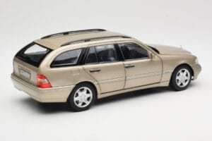 Mercedes C-Class T-Model W202 Smoke Silver Norev 1:18 183388 Metāls — attēls 3 no 8