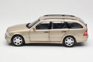 Mercedes C-Class T-Model W202 Smoke Silver Norev 1:18 183388 Metāls — attēls 5 no 8