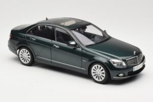 Mercedes C-Class W204 Avantgarde Tumšzaļš AUTOart 1:18 B66962366 Metāls — attēls 6 no 8