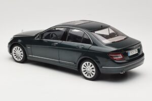 Mercedes C-Class W204 Avantgarde Tumšzaļš AUTOart 1:18 B66962366 Metāls — attēls 7 no 8