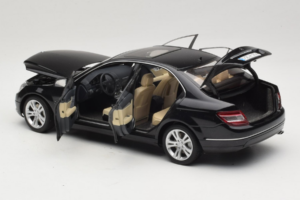 Mercedes C-Class W204 Obsidian Black AUTOart 1:18 B66962367 Metāls — attēls 5 no 8