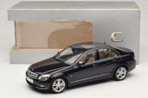Mercedes C-Class W204 Obsidian Black AUTOart 1:18 B66962367 Metāls — attēls 8 no 8