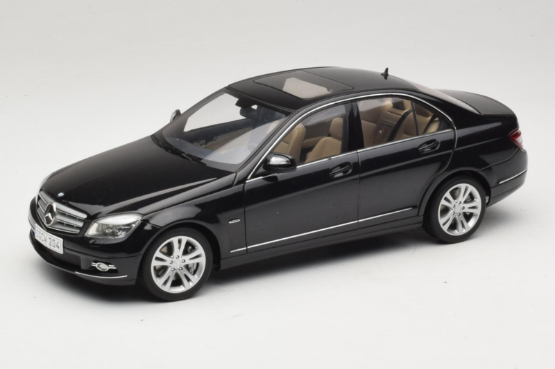 Mercedes C-Class W204 Obsidian Black AUTOart 1:18 B66962367 Metāls
