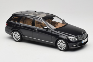 Mercedes C-Class W204 Estate Obsidian Black AUTOart 1:18 B66962349 Metāls — attēls 6 no 8