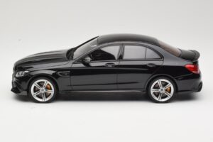 Mercedes C-Class W205 Brabus 650 Melns GT Spirit 1:18 GT132 Sveķi — attēls 3 no 6