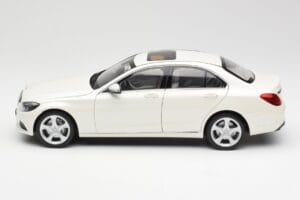 Mercedes C-Class W205 Diamond Balts Metaliks Norev 1:18 B66960256 Metāls — attēls 4 no 8