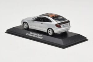 Mercedes C-Class W203 Sport Coupe Sudrabs Minichamps 1:43 B66961916 Metāls — attēls 3 no 4