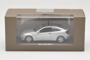 Mercedes C-Class W203 Sport Coupe Sudrabs Minichamps 1:43 B66961916 Metāls — attēls 4 no 4