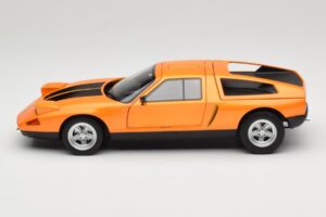 Mercedes C111 II White Autumn Metallic Norev 1:18 183050 Metāls — attēls 4 no 10