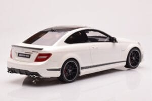 Mercedes AMG C63 W204 Edition 507 Balts GT Spirit 1:18 GT899 Sveķi — attēls 2 no 6