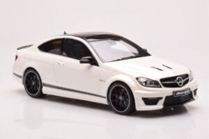 Mercedes AMG C63 W204 Edition 507 Balts GT Spirit 1:18 GT899 Sveķi — attēls 4 no 6