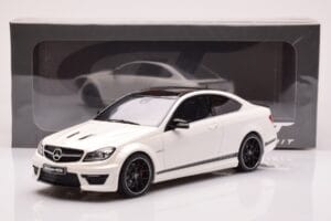 Mercedes AMG C63 W204 Edition 507 Balts GT Spirit 1:18 GT899 Sveķi — attēls 6 no 6