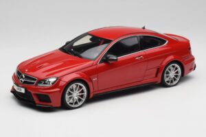 Mercedes AMG C63 W204 Sarkans 2nd Choice GT Spirit 1:18 GT065-D1 Sveķi