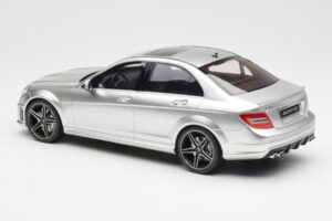Mercedes C63 AMG W204 Sudrabains GT Spirit 1:18 GT462 Sveķi — attēls 5 no 6