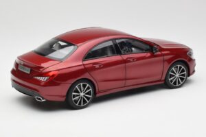 Mercedes CLA C117 Designo Patagonia Sarkans Metaliks Norev 1:18 B66960131 Metāls — attēls 3 no 8