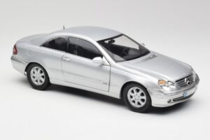 Mercedes CLK 500 C209 Sudrabs Kyosho 1:18 B66962144 Metāls — attēls 6 no 8