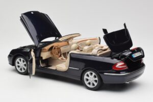 Mercedes CLK 500 W209 Kabriolets Tumši Zils Metaliks Kyosho 1:18 B66962174 Metāls — attēls 6 no 9