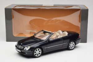Mercedes CLK 500 W209 Kabriolets Tumši Zils Metaliks Kyosho 1:18 B66962174 Metāls — attēls 9 no 9