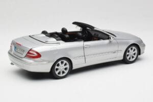 Mercedes CLK 500 Kabriolets Elegance A209 Sudrabs Kyosho 1:18 B66962172 Metāls — attēls 3 no 8