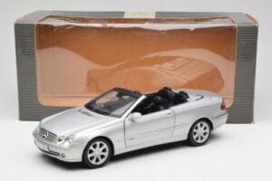 Mercedes CLK 500 Kabriolets Elegance A209 Sudrabs Kyosho 1:18 B66962172 Metāls — attēls 8 no 8