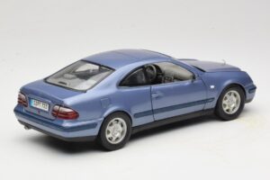 Mercedes CLK C208 Violets Anson 1:18 30330 Metāls — attēls 3 no 8