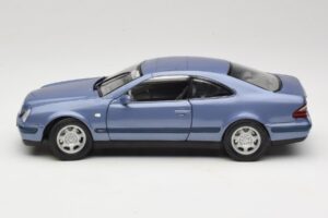Mercedes CLK C208 Violets Anson 1:18 30330 Metāls — attēls 4 no 8