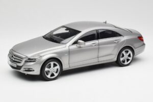 Mercedes CLS C218 Designo Alubeam Titanium Norev 1:18 B66961298 Metāls