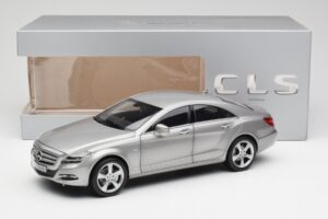 Mercedes CLS C218 Designo Alubeam Titanium Norev 1:18 B66961298 Metāls — attēls 8 no 8