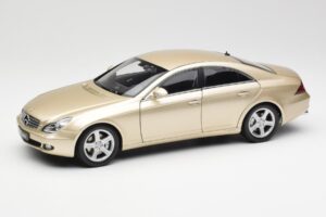 Mercedes CLS C219 Gaiši Bēša Zelta Kyosho 1:18 08401LBE Metāls