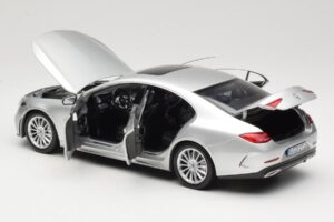 Mercedes CLS C257 Sudrabs Norev 1:18 183489 Metāls — attēls 5 no 8