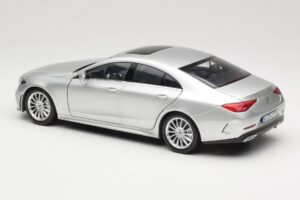 Mercedes CLS C257 Sudrabs Norev 1:18 183489 Metāls — attēls 7 no 8