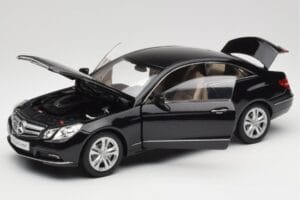 Mercedes E-Class Coupe C207 Obsidian Black Metallic Norev 1:18 B66962418 Metāls — attēls 2 no 8