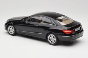 Mercedes E-Class Coupe C207 Obsidian Black Metallic Norev 1:18 B66962418 Metāls — attēls 7 no 8