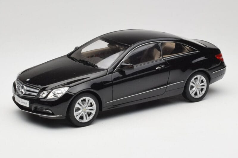 Mercedes E-Class Coupe C207 Obsidian Black Metallic Norev 1:18 B66962418 Metāls