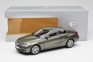 Mercedes E-Class Coupe C207 Titanite Pelēks Metaliks Minichamps 1:18 B66962419 Metāls — attēls 8 no 8