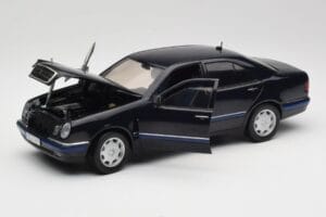 Mercedes E-Class W210 E320 Melns Sun Star 1:18 1151 Metāls — attēls 2 no 8