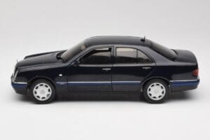 Mercedes E-Class W210 E320 Melns Sun Star 1:18 1151 Metāls — attēls 4 no 8