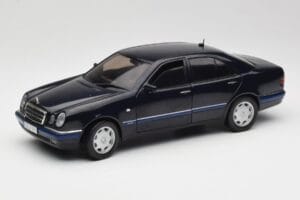 Mercedes E-Class W210 E320 Melns Sun Star 1:18 1151 Metāls